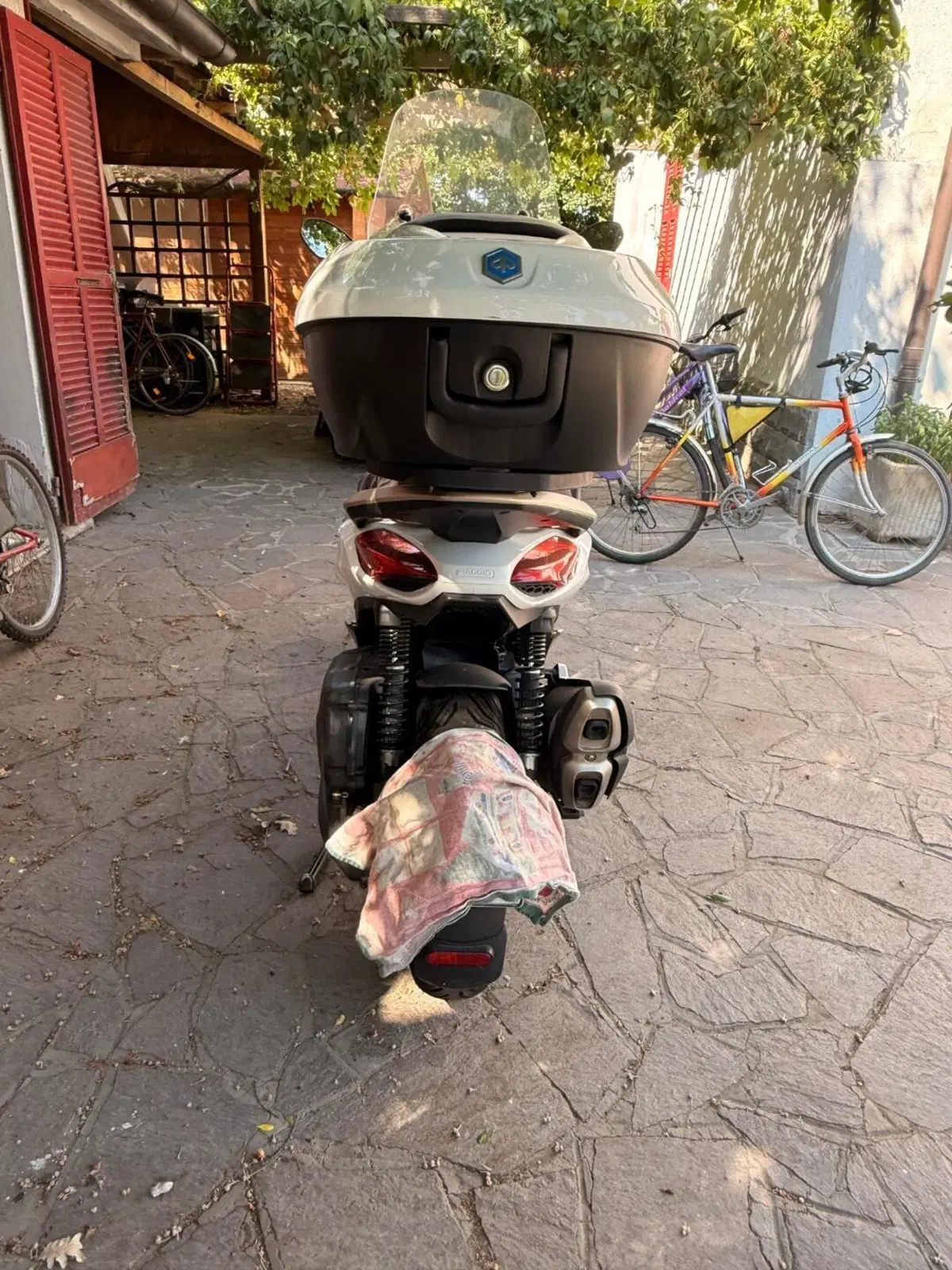 Piaggio Beverly 400 ABS-ASR (2021 - 24) (4)