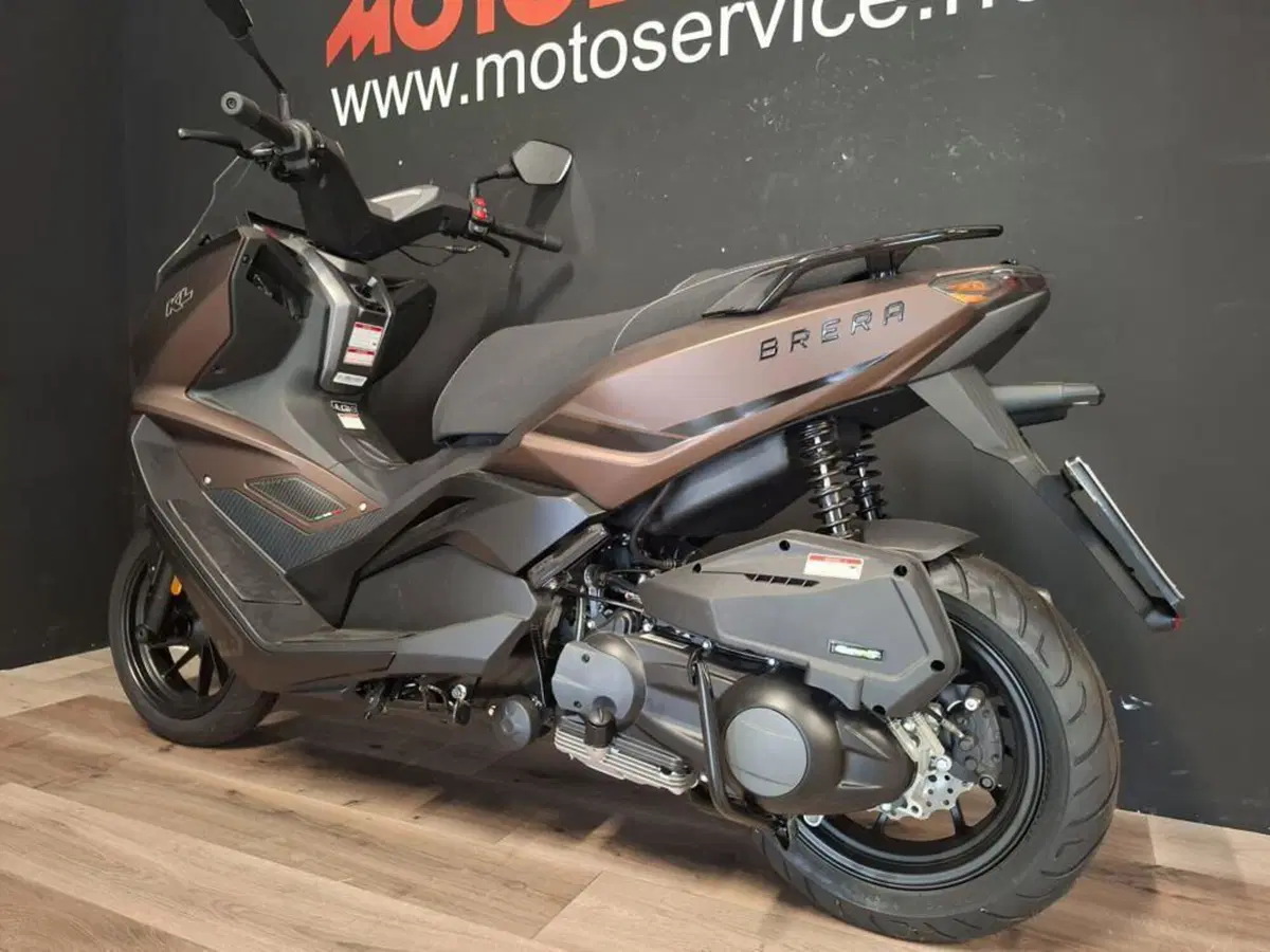 Kl Brera 300 (2022 - 25) (3)