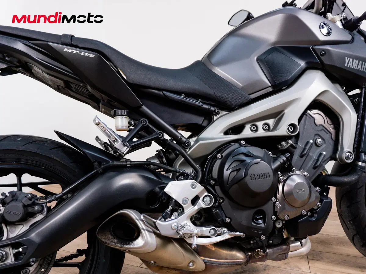 Yamaha MT-09 (2013 - 15) (2)