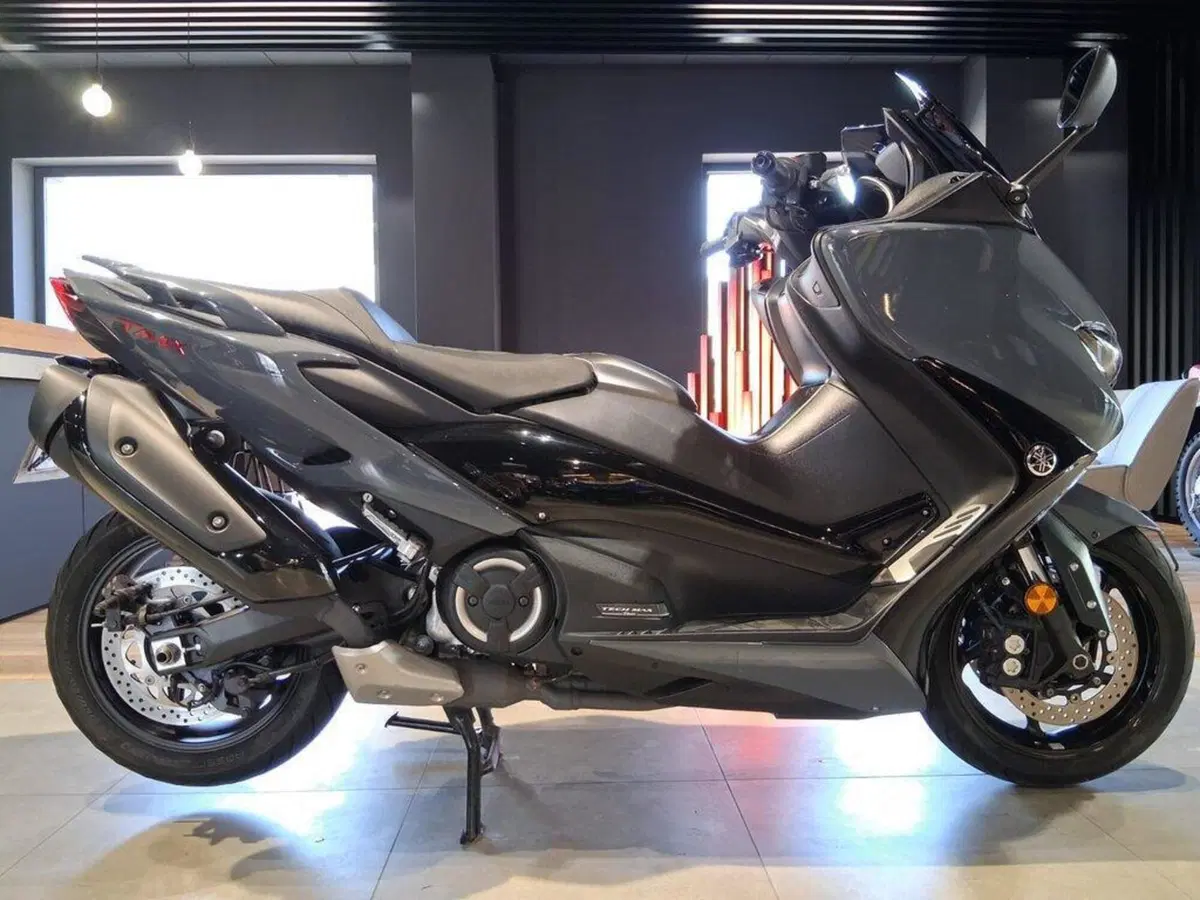 Yamaha T-Max 560 Tech Max (2021)