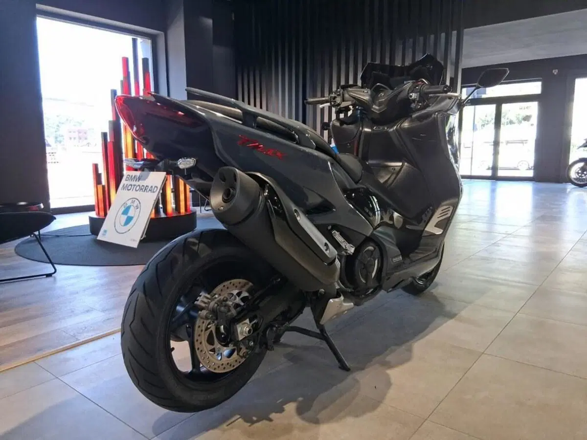 Yamaha T-Max 560 Tech Max (2021) (9)