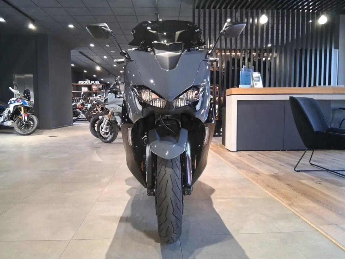 Yamaha T-Max 560 Tech Max (2021) (3)