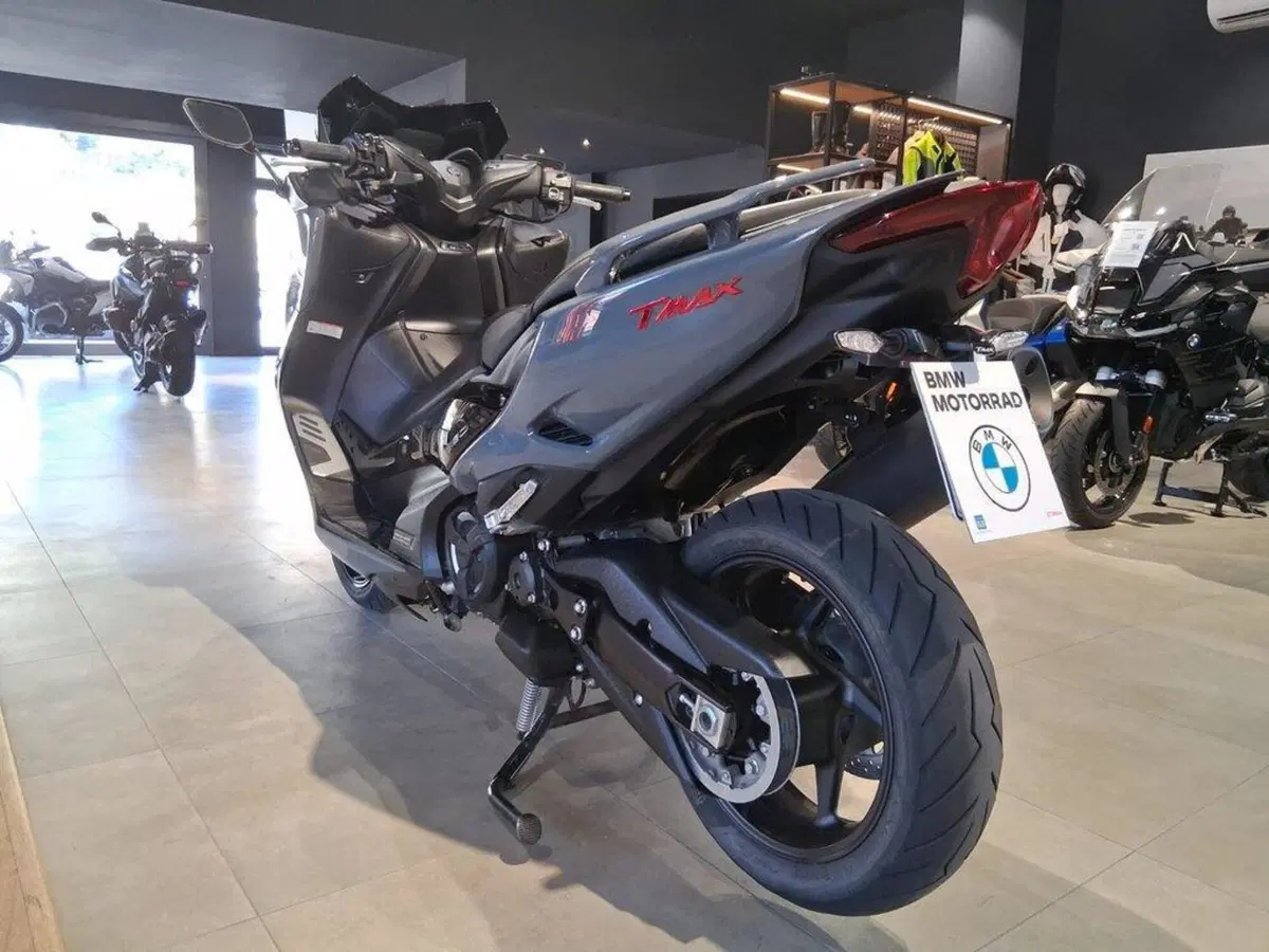 Yamaha T-Max 560 Tech Max (2021) (6)