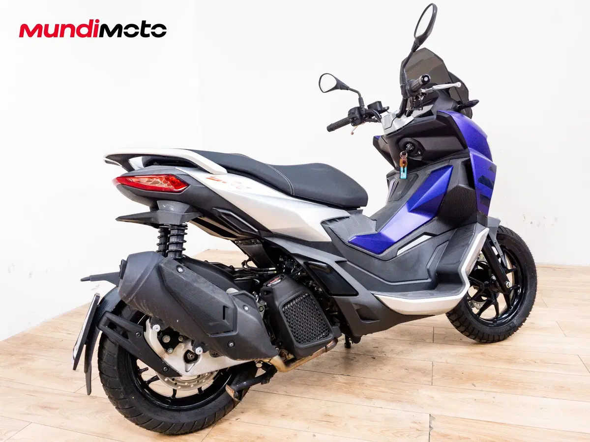 Aprilia SR GT 125 (2025 - 26) (3)