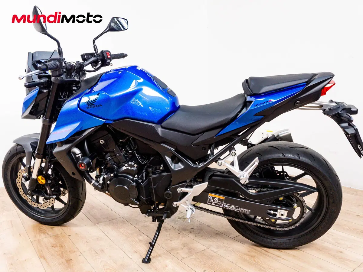 Honda CB 750 Hornet (2025) (7)