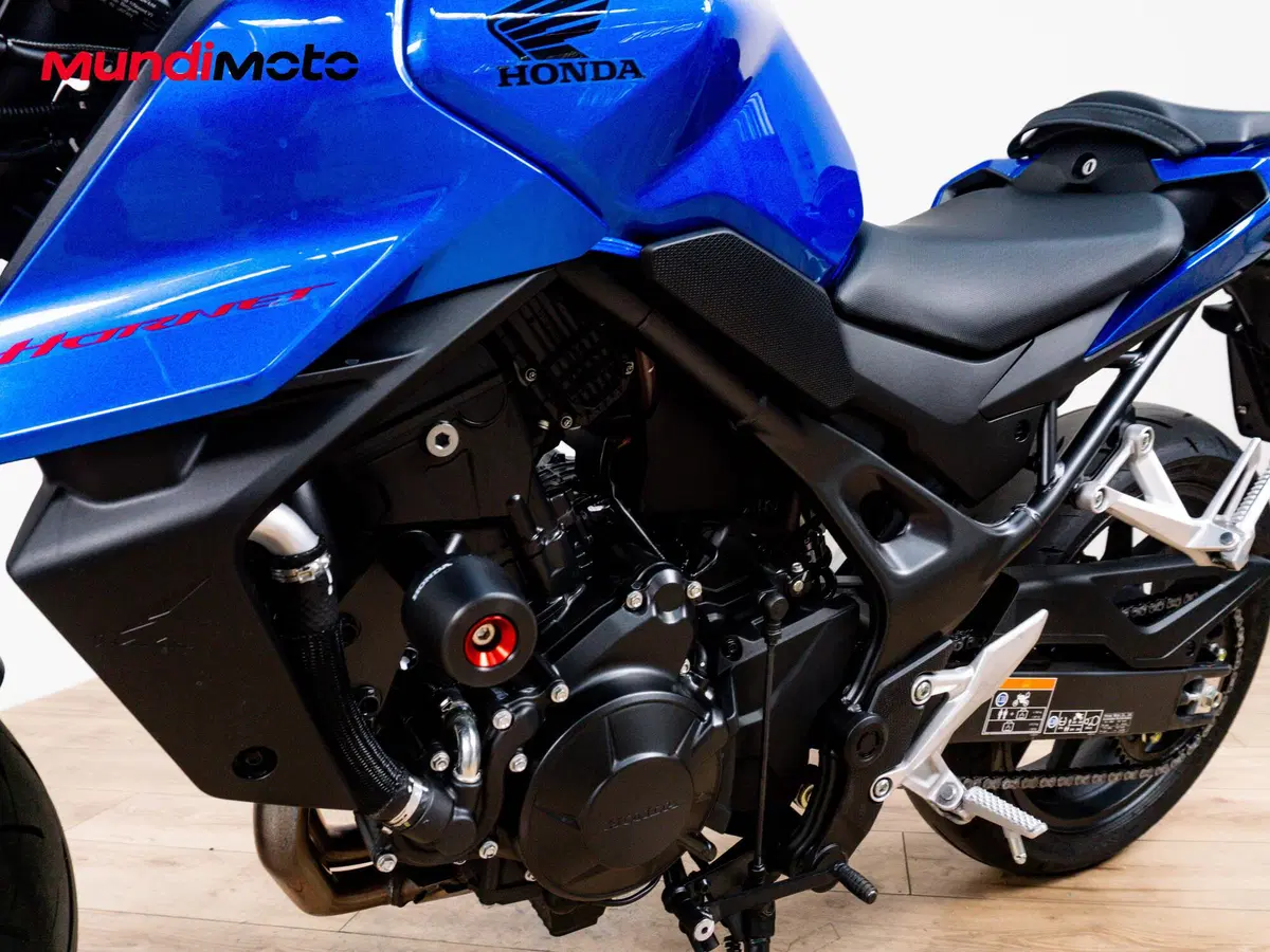Honda CB 750 Hornet (2025) (9)