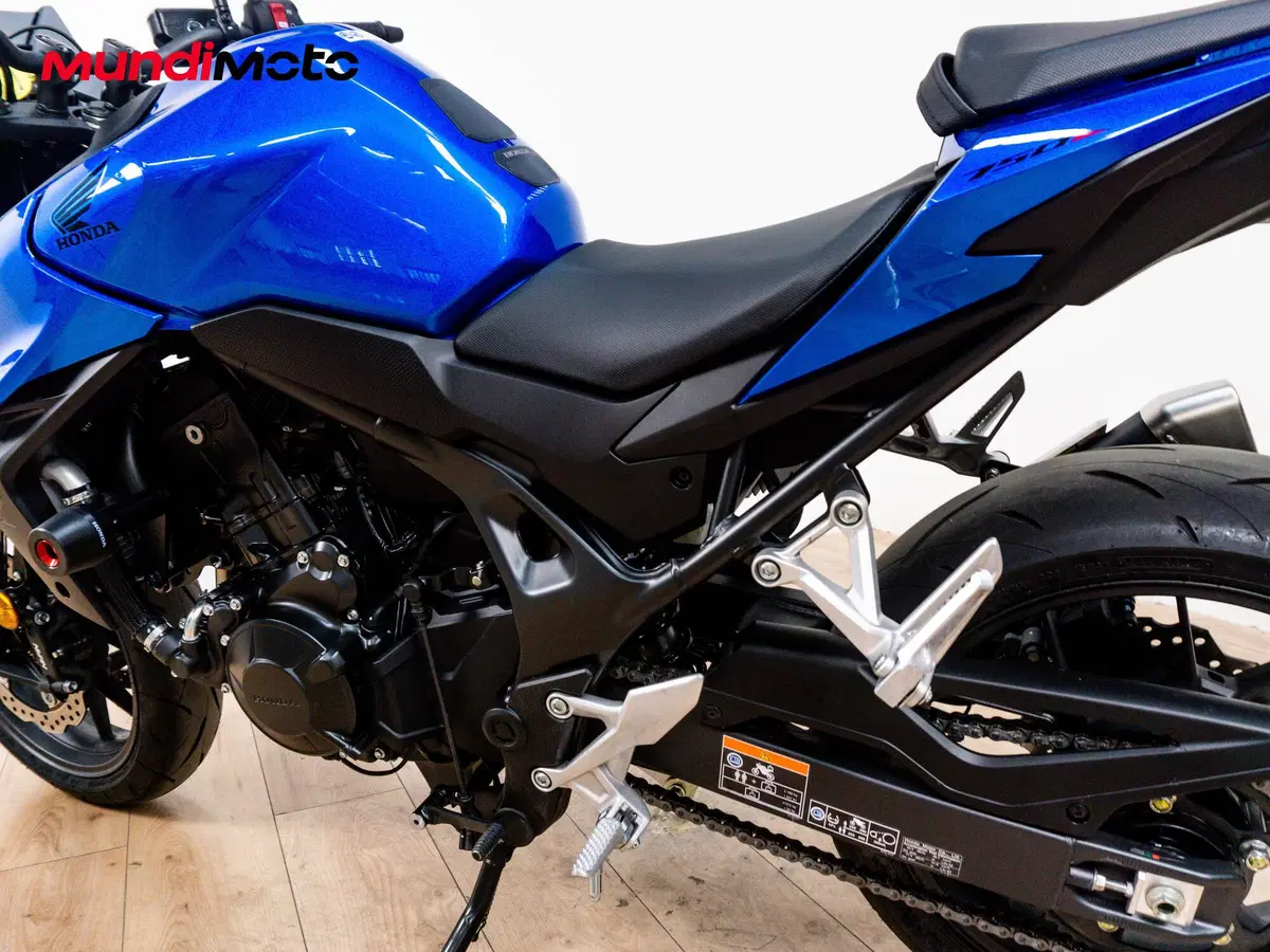 Honda CB 750 Hornet (2025) (10)