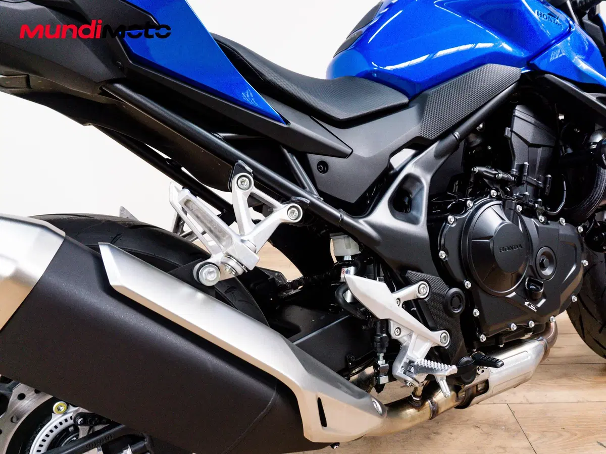 Honda CB 750 Hornet (2025) (4)