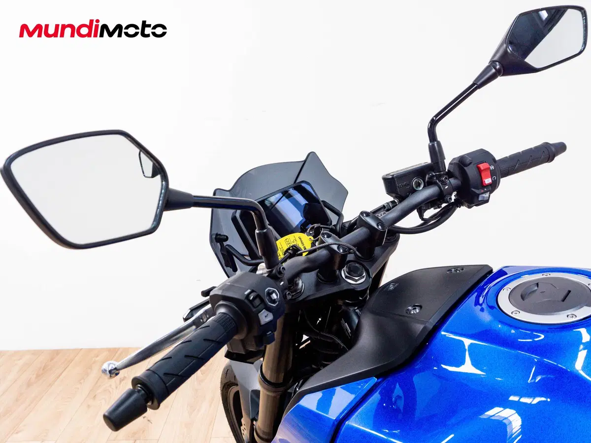 Honda CB 750 Hornet (2025) (11)