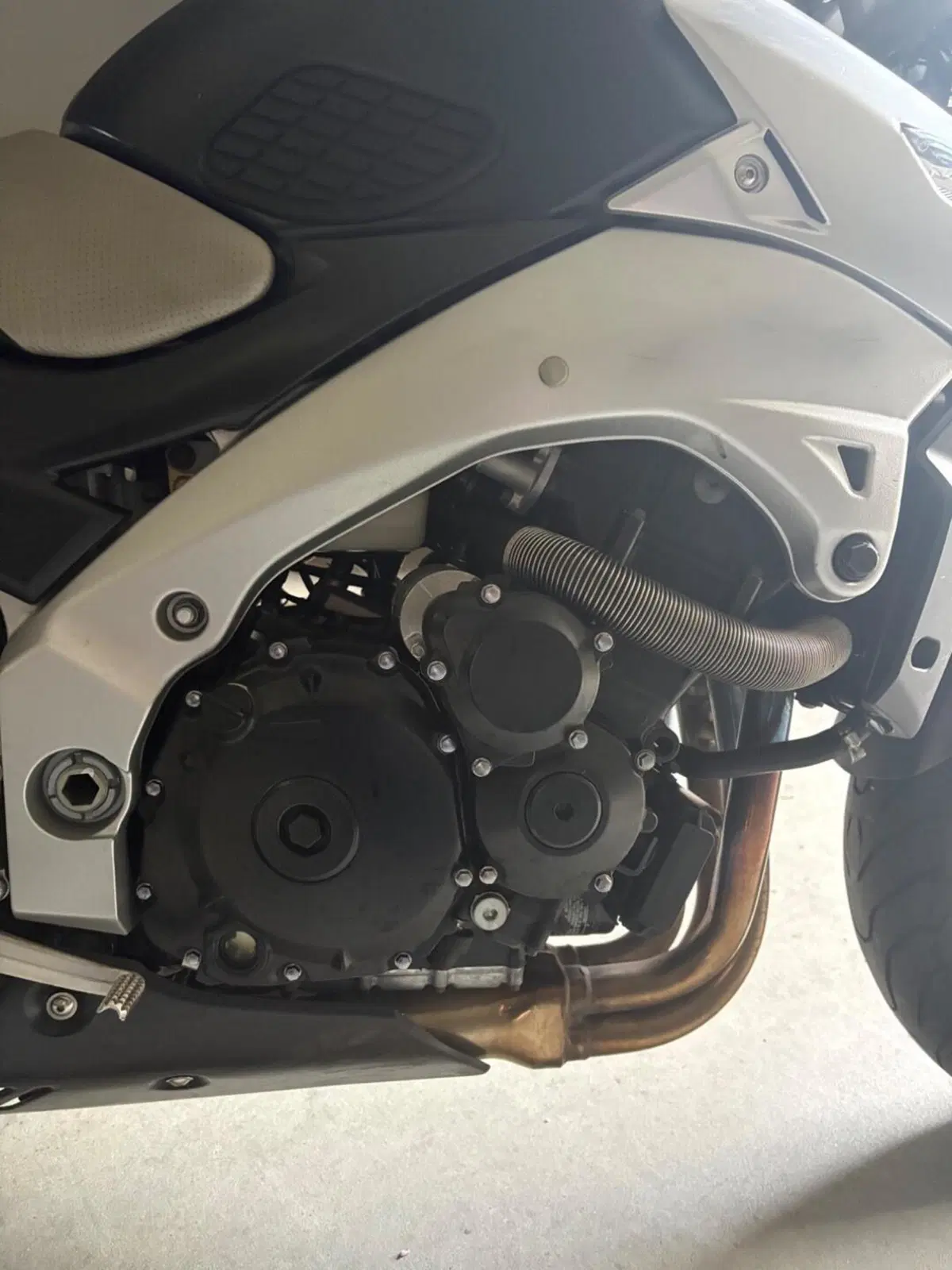 Suzuki GSR 600 (2006 - 11) (4)