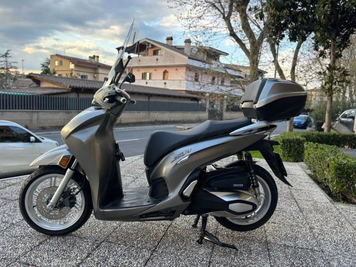 Honda SH 350 (2021 - 24) (11)