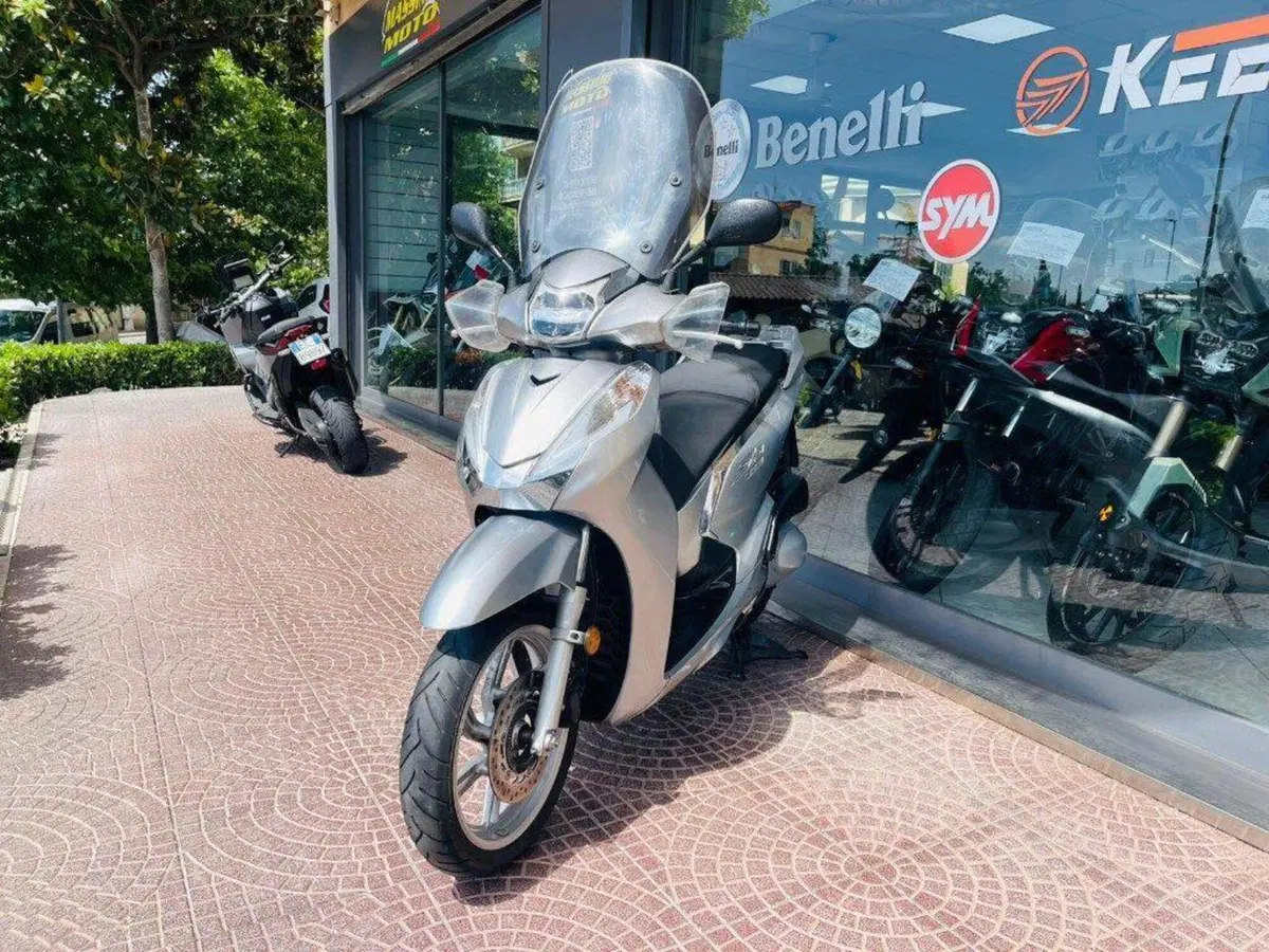 Honda SH 300 i ABS (2016 - 20) (8)