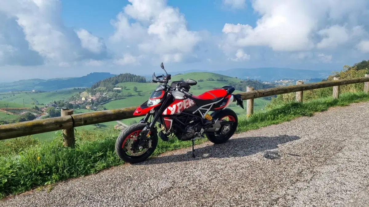 Ducati Hypermotard 950 RVE (2020) (2)