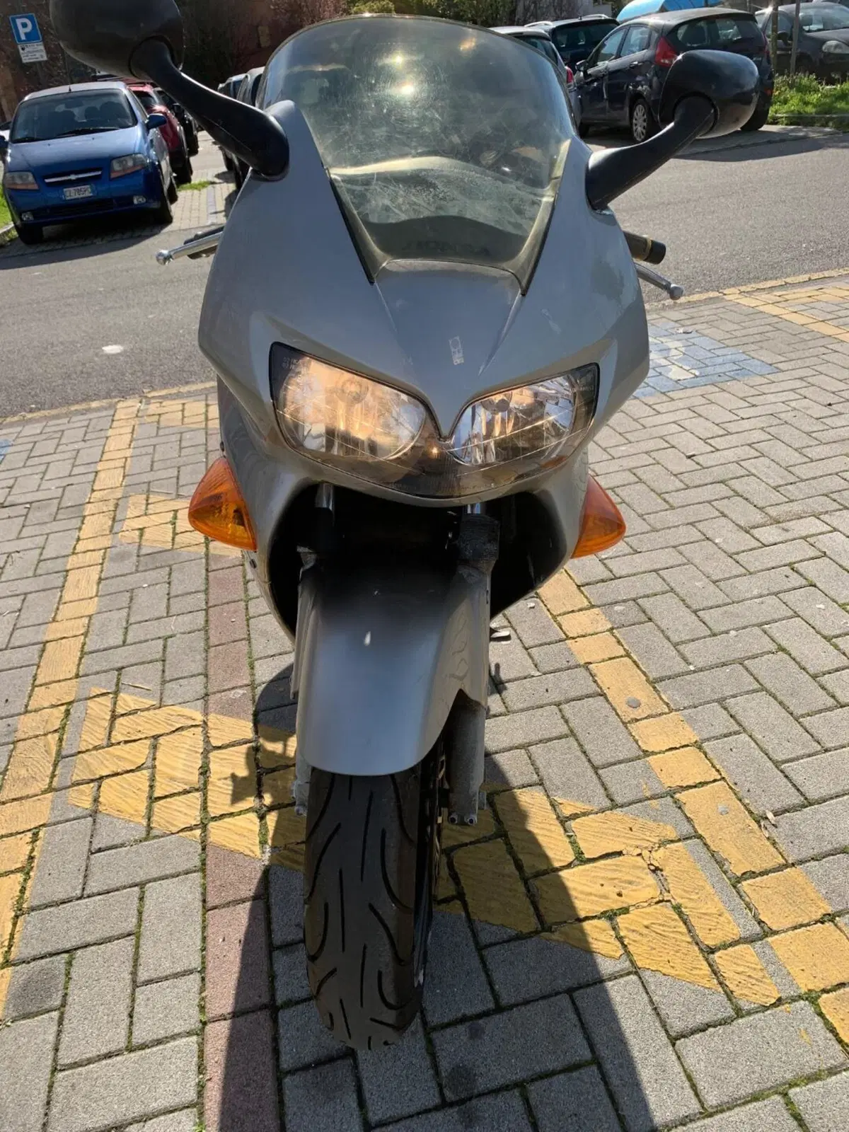 Honda VFR 800 (1998 - 01) (3)