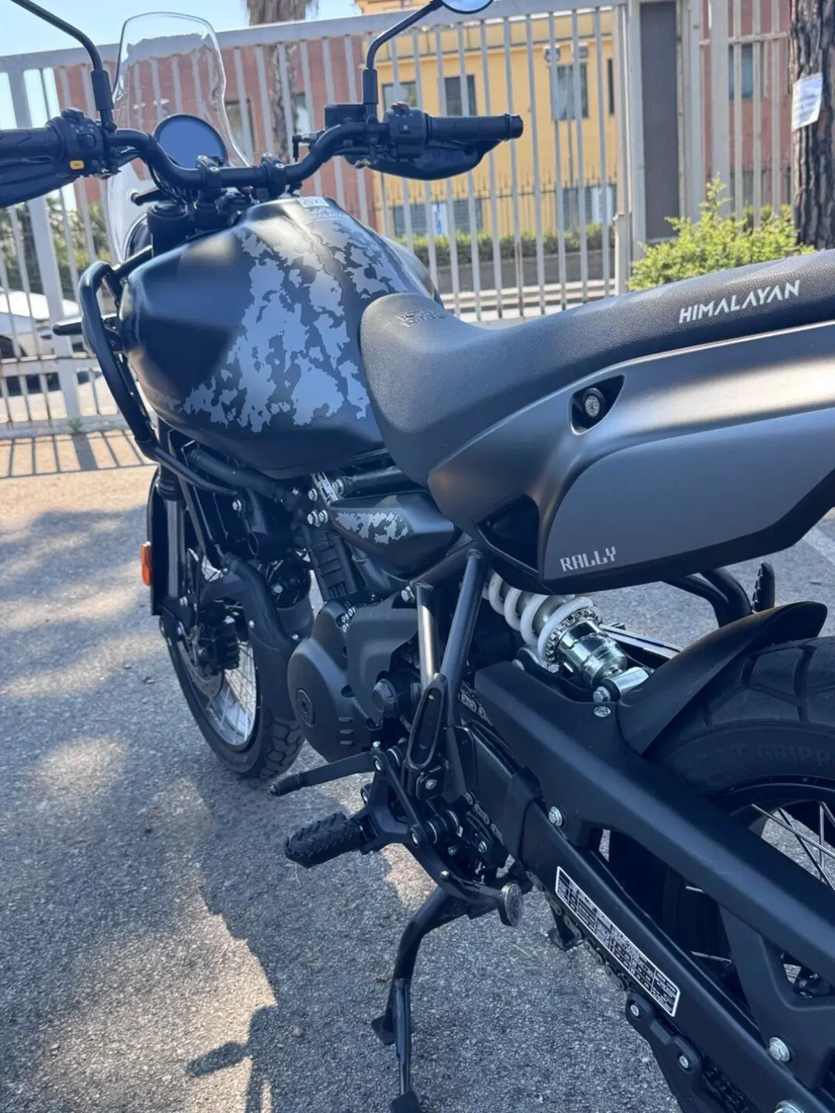 Royal Enfield Himalayan 450 Mana Black (2026) (2)