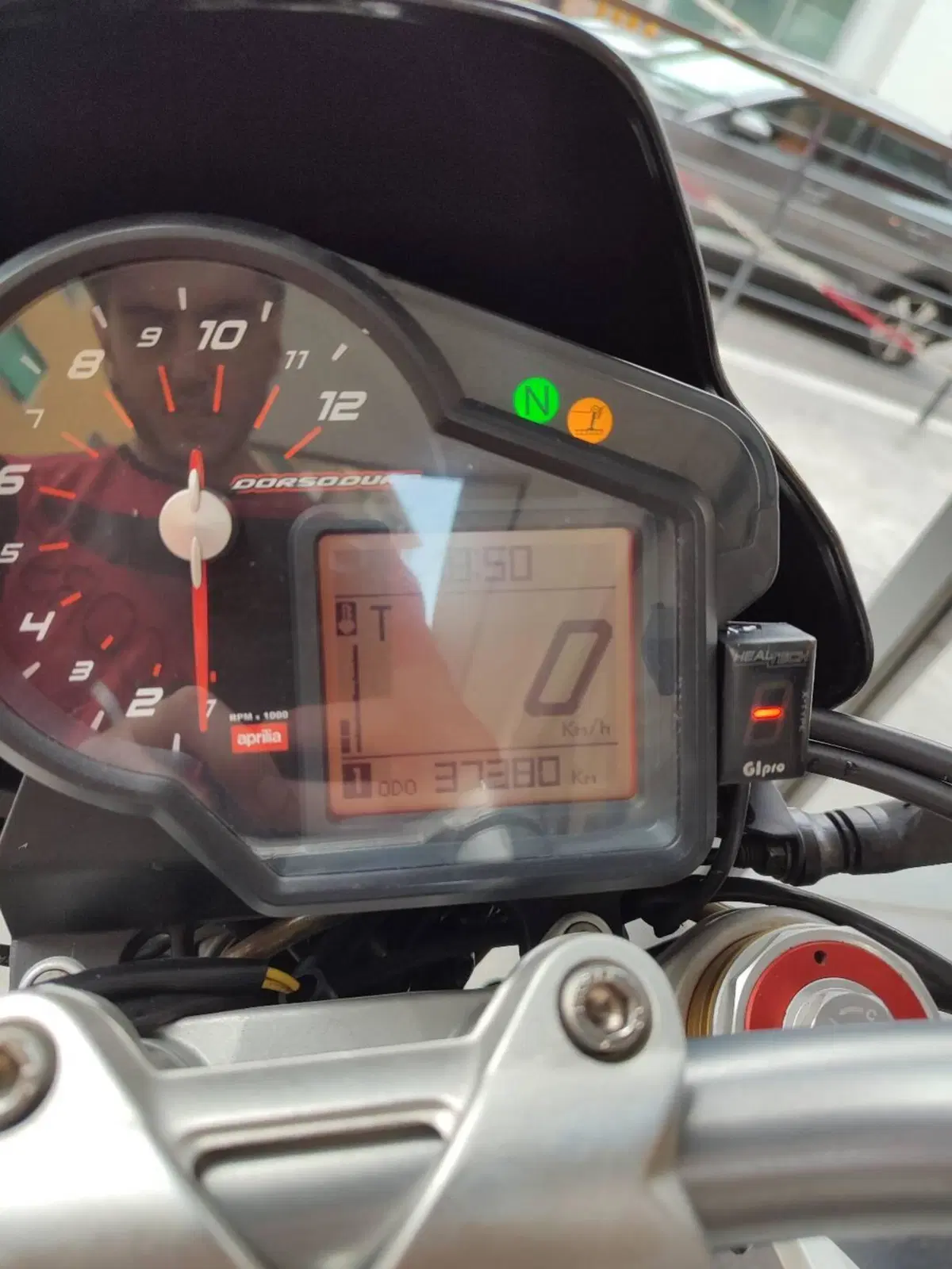 Aprilia Dorsoduro 750 (2009 - 14) (2)