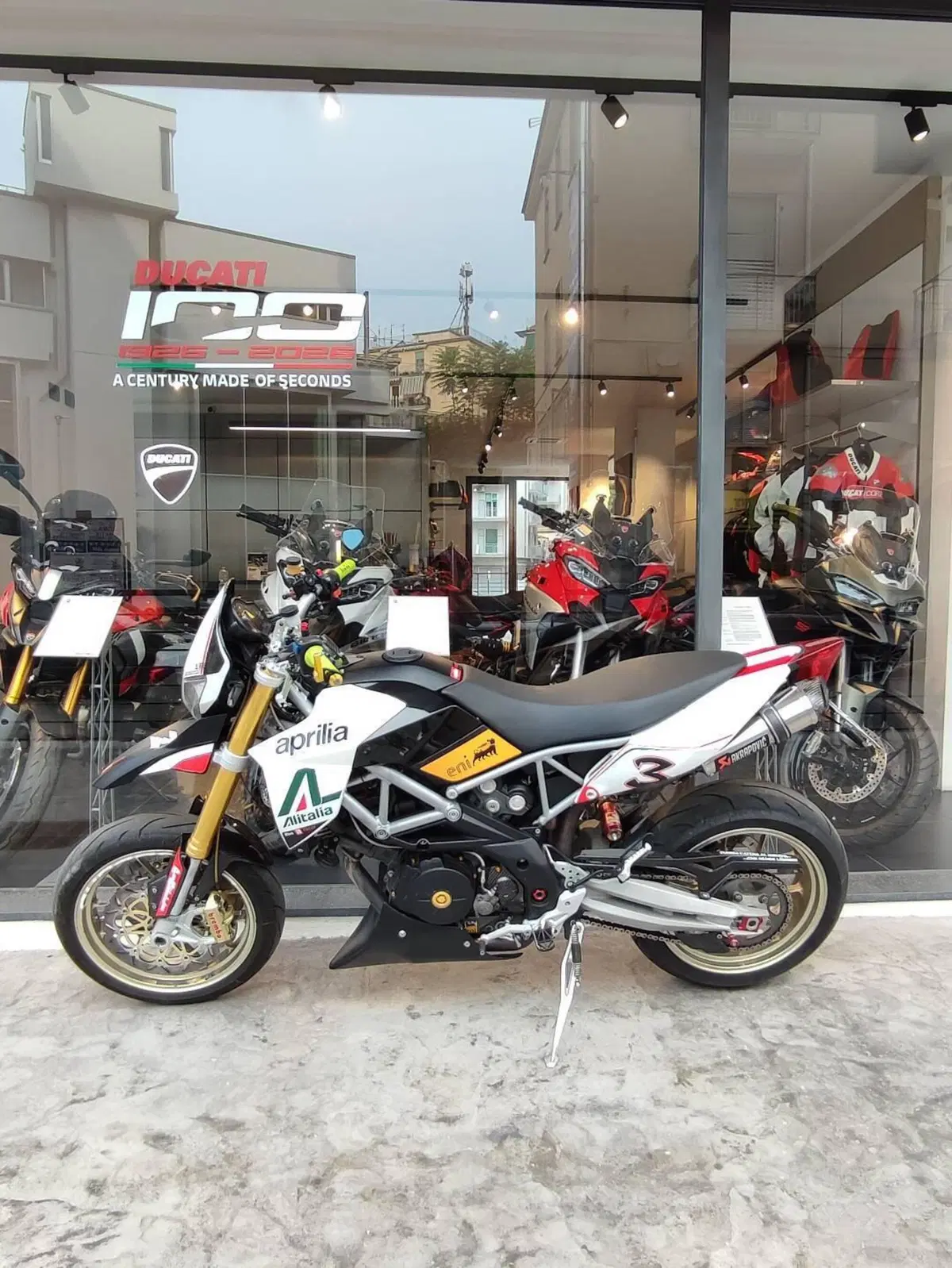 Aprilia Dorsoduro 750 (2009 - 14) (5)