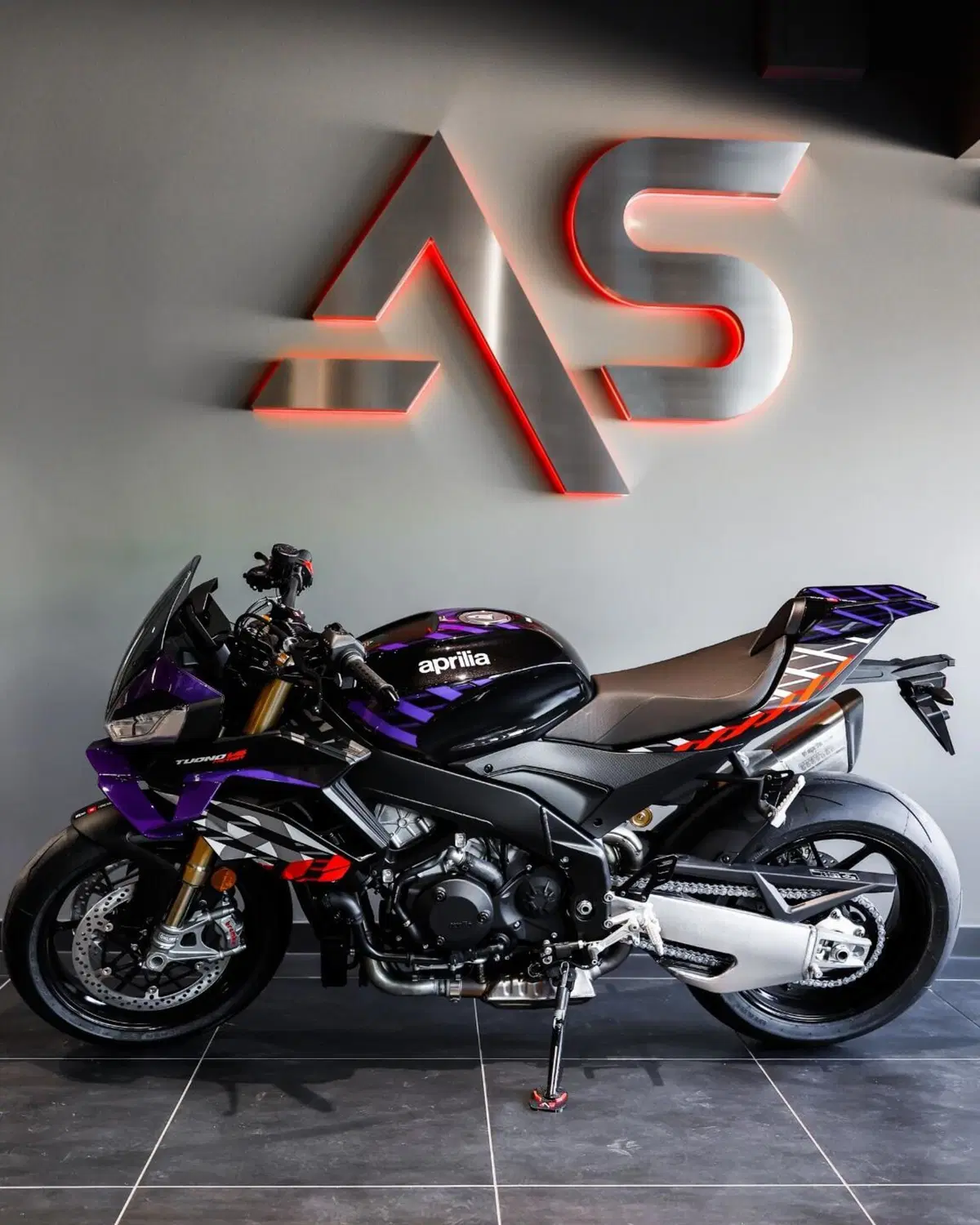 Aprilia Tuono V4 Factory (2025 - 26) (4)
