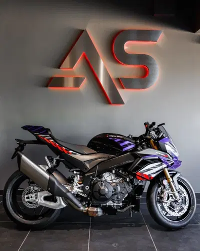 Aprilia Tuono V4 Factory (2025 - 26) usata