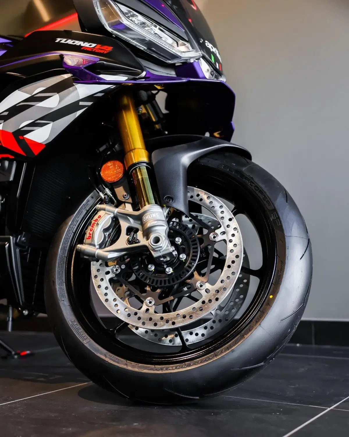 Aprilia Tuono V4 Factory (2025 - 26) (11)