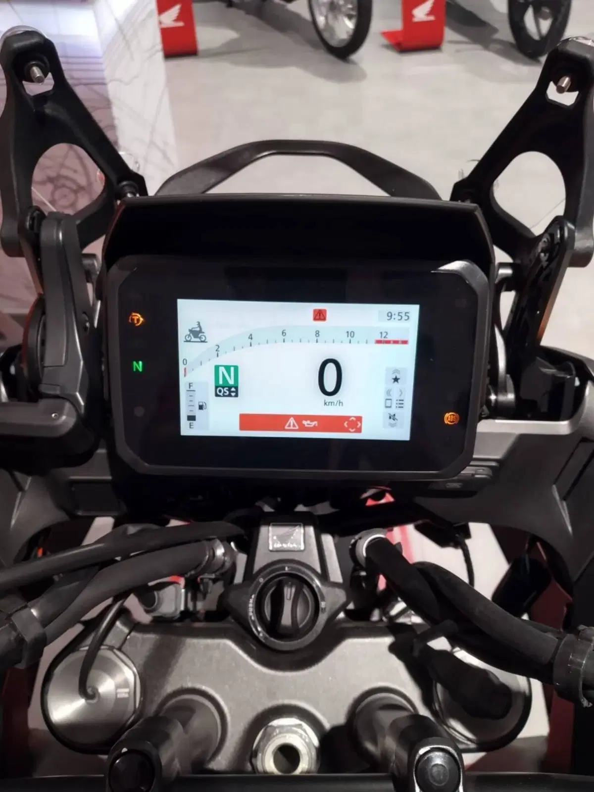 Honda CB 1000 GT (2026) (3)