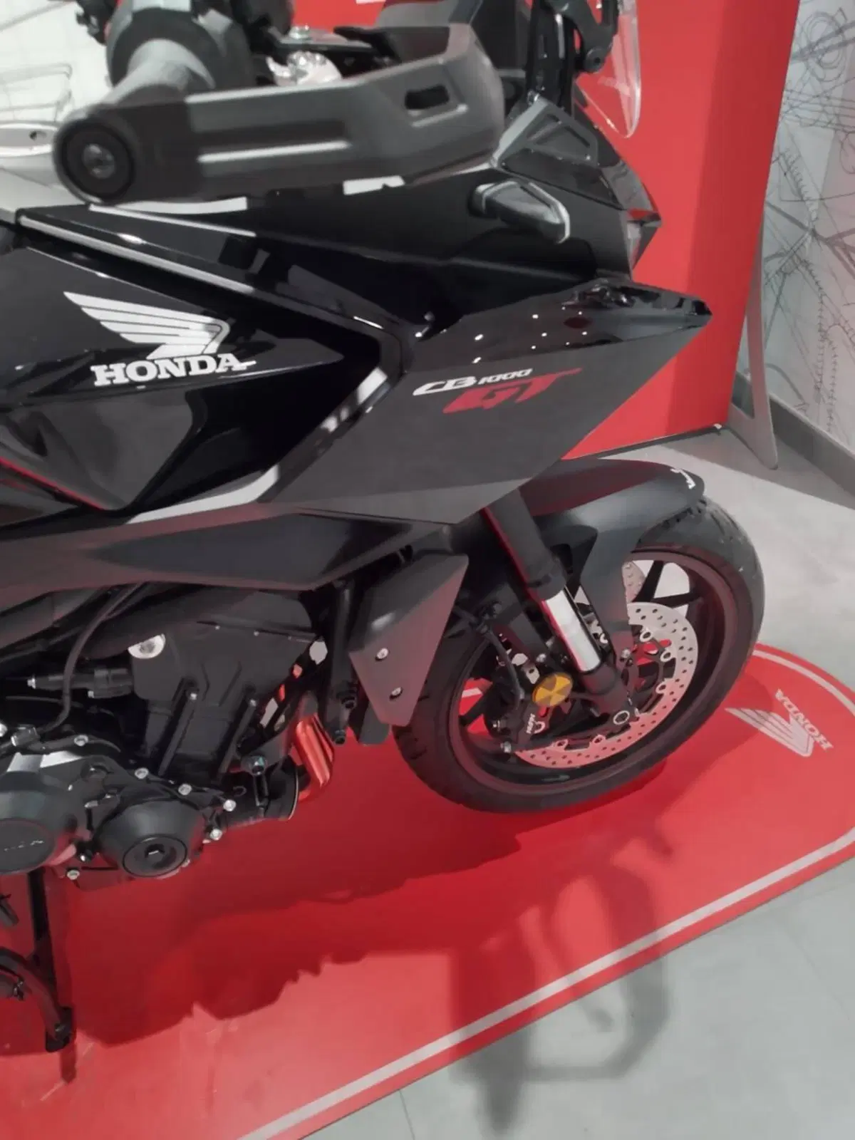 Honda CB 1000 GT (2026) (8)