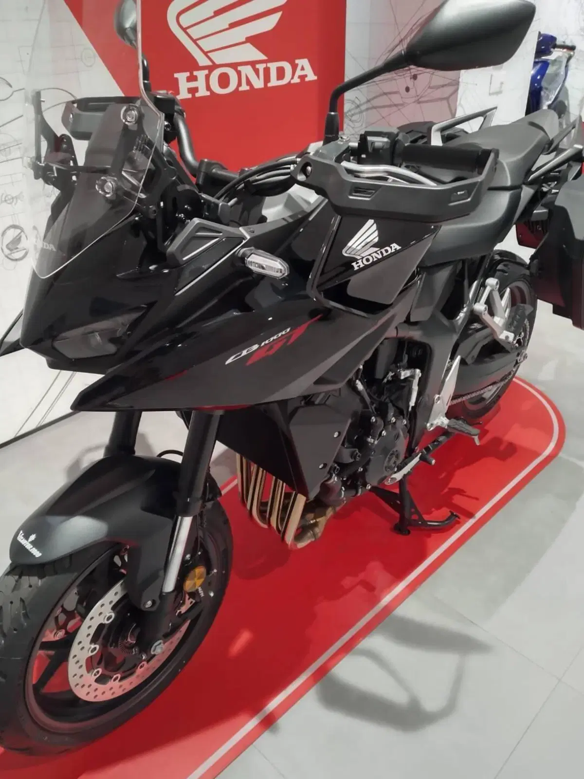 Honda CB 1000 GT (2026) (10)