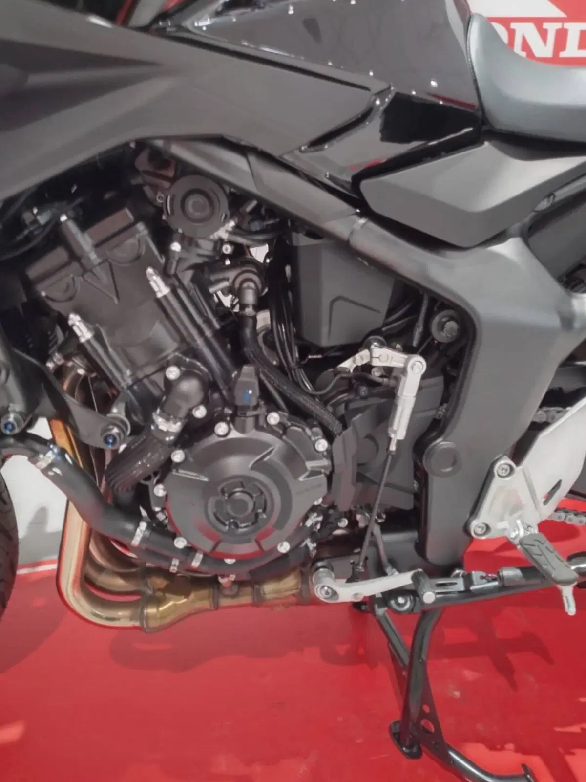 Honda CB 1000 GT (2026) (12)