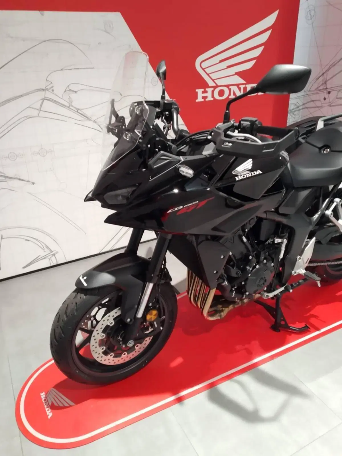 Honda CB 1000 GT (2026) (13)