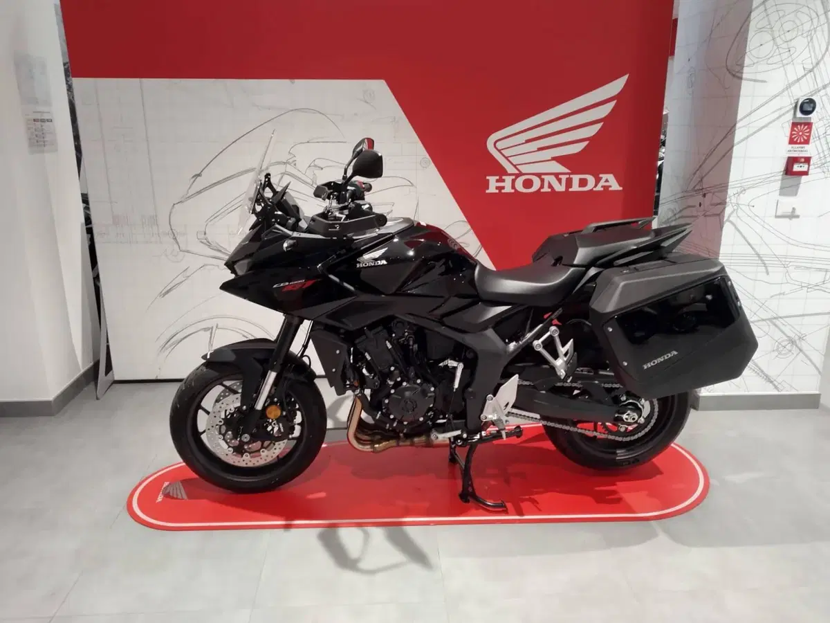 Honda CB 1000 GT (2026) (2)
