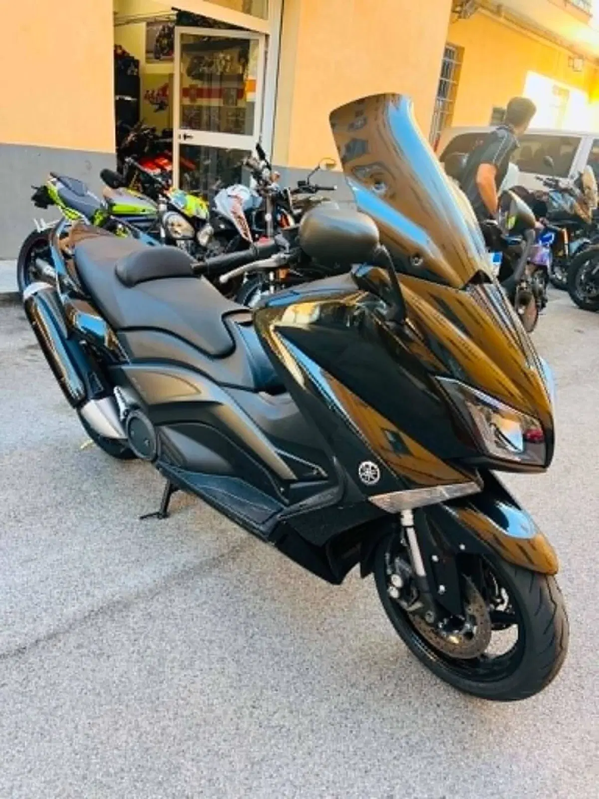 Yamaha T-Max 530 (2015 - 16)