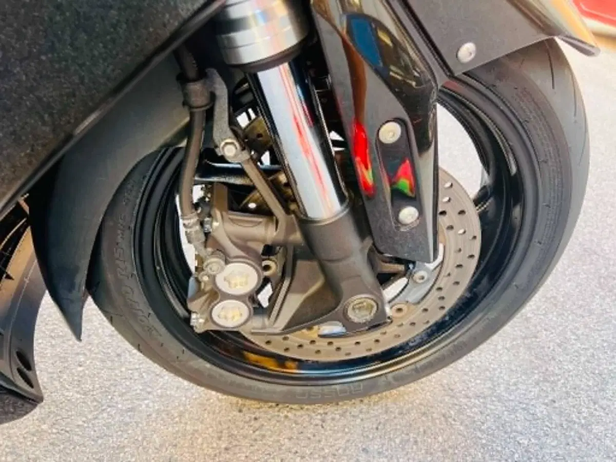 Yamaha T-Max 530 (2015 - 16) (2)