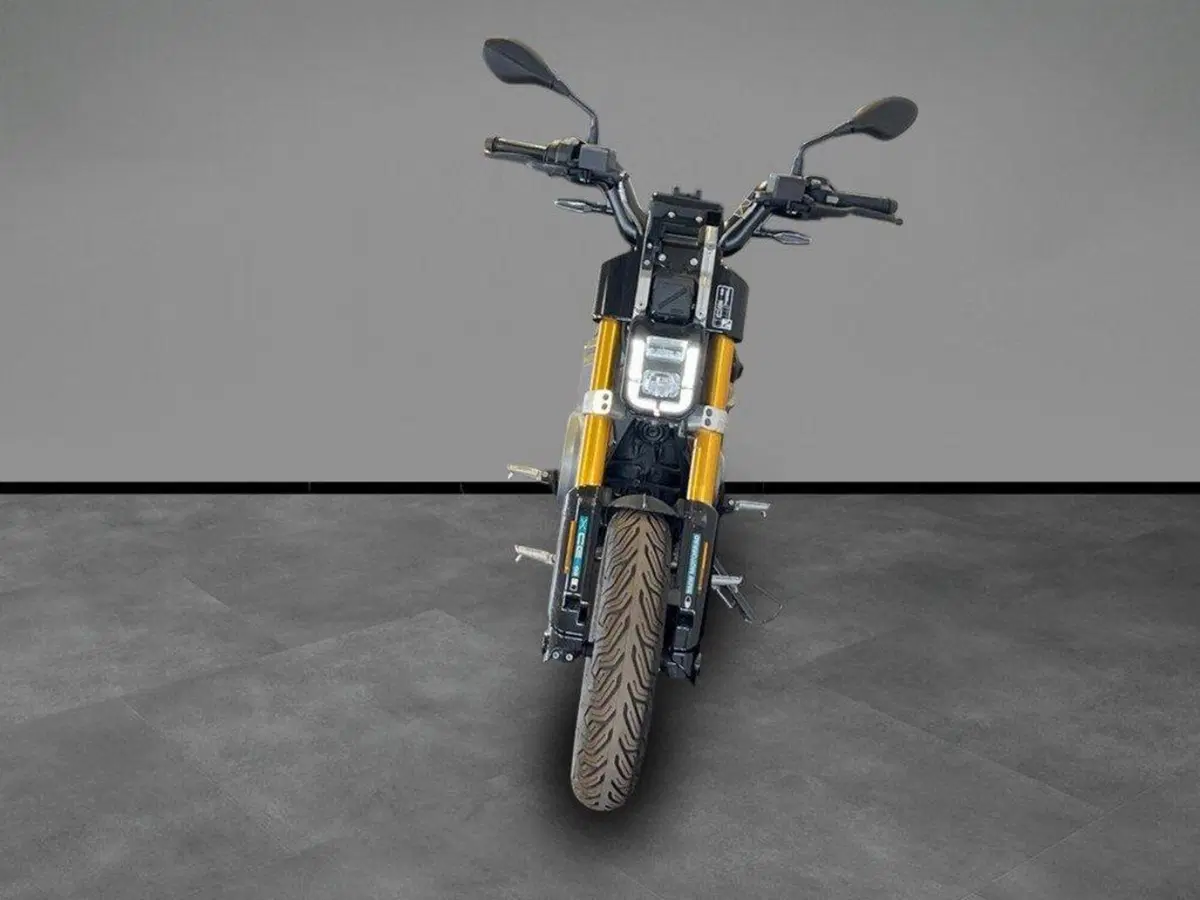 Bmw CE 02 (2024 - 26) (3)