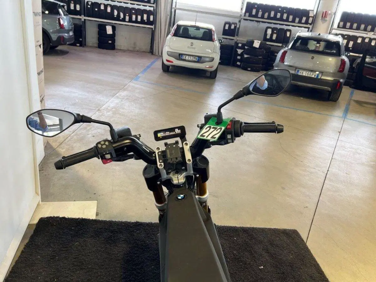 Bmw CE 02 (2024 - 26) (7)