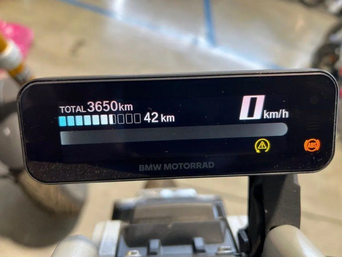 Bmw CE 02 (2024 - 26) (6)