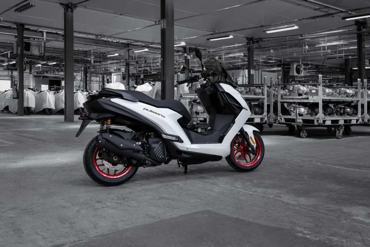 Peugeot Pulsion EVO R: lo scooter da 100 esemplari che gioca la carta dell'esclusività (5)