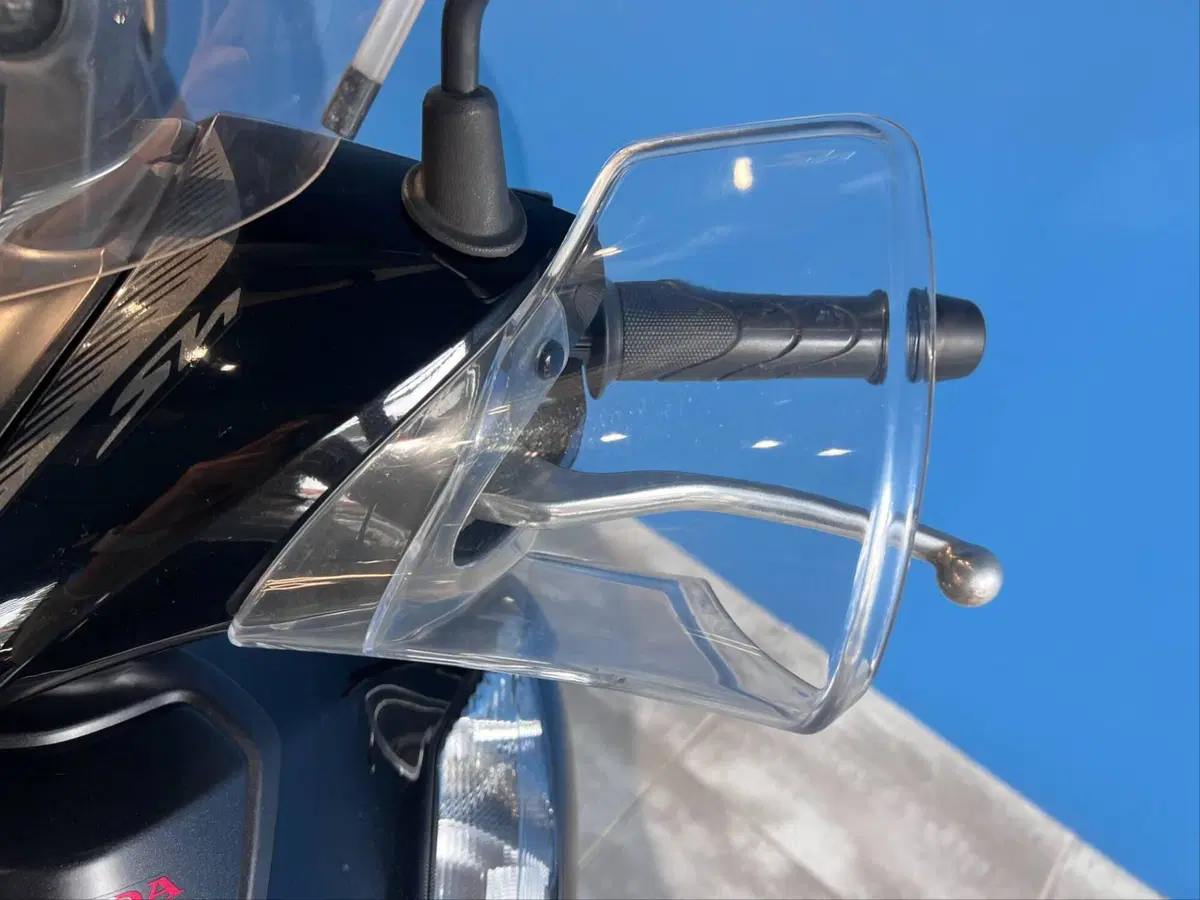 Honda SH 150i Sport (2024 - 25) (8)