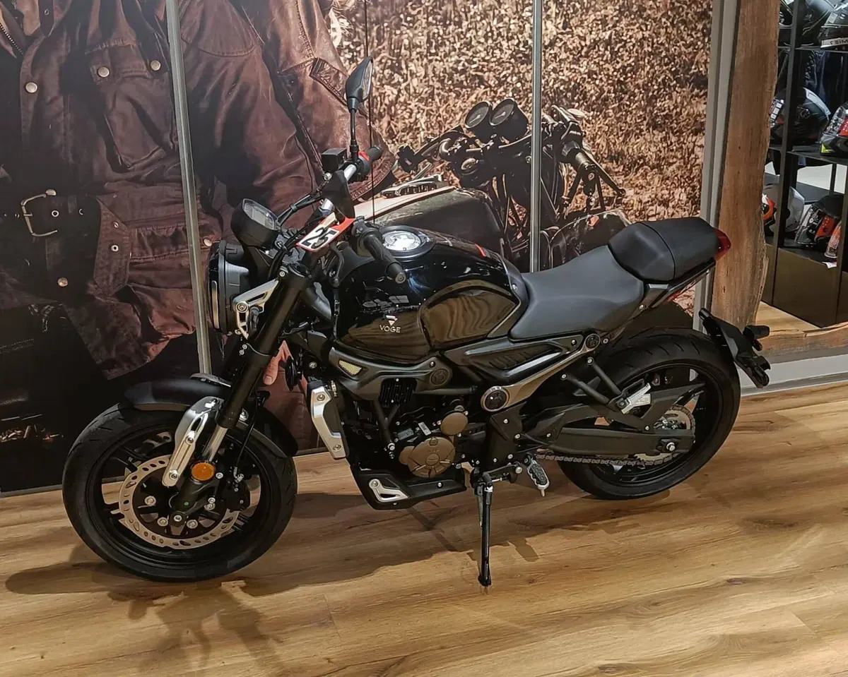 Voge Trofeo 300AC (2021 - 26) (3)