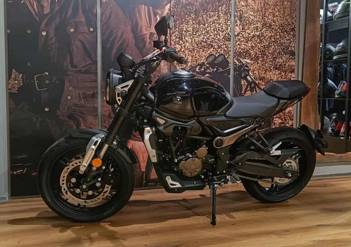 Voge Trofeo 300AC (2021 - 26) (2)