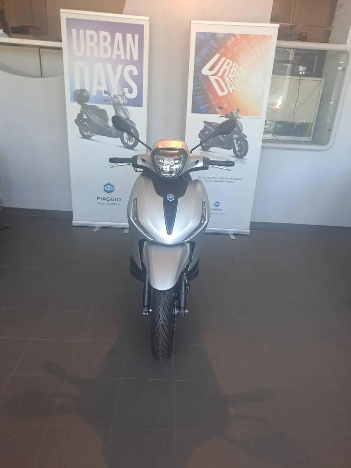 Piaggio Beverly 400 ABS-ASR (2021 - 24) (3)