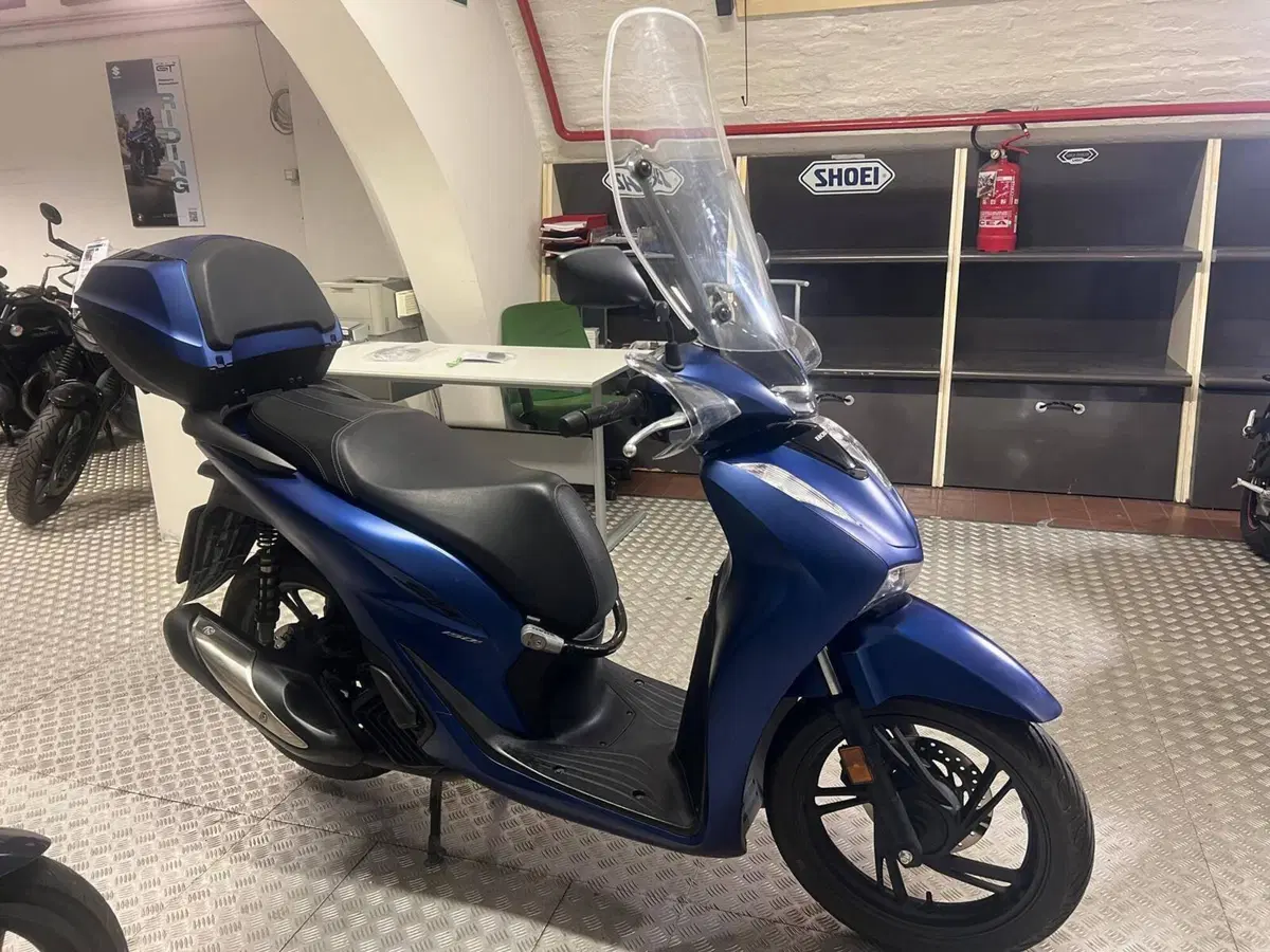 Honda SH 150i (2024 - 25) (2)