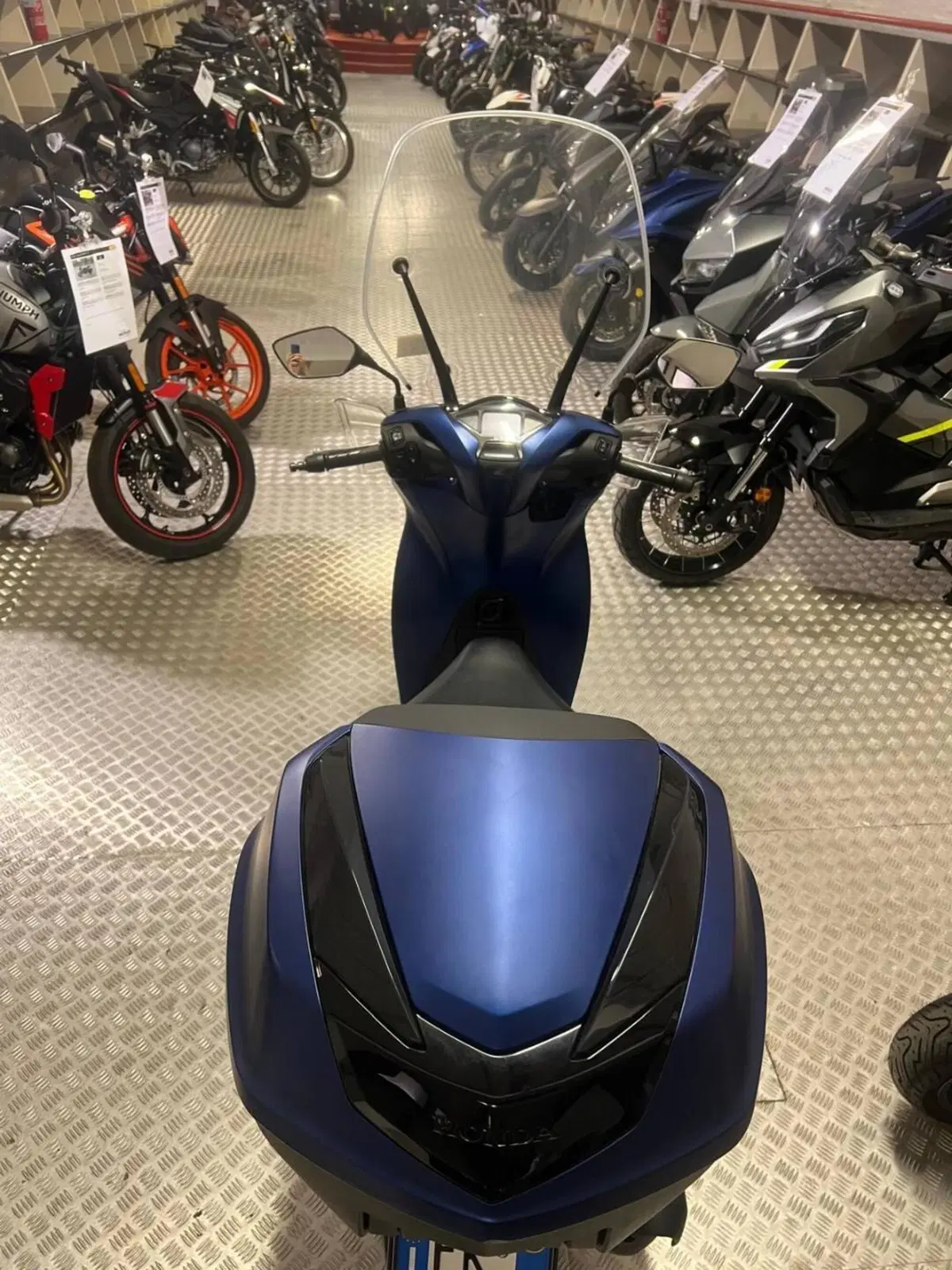 Honda SH 150i (2024 - 25) (4)