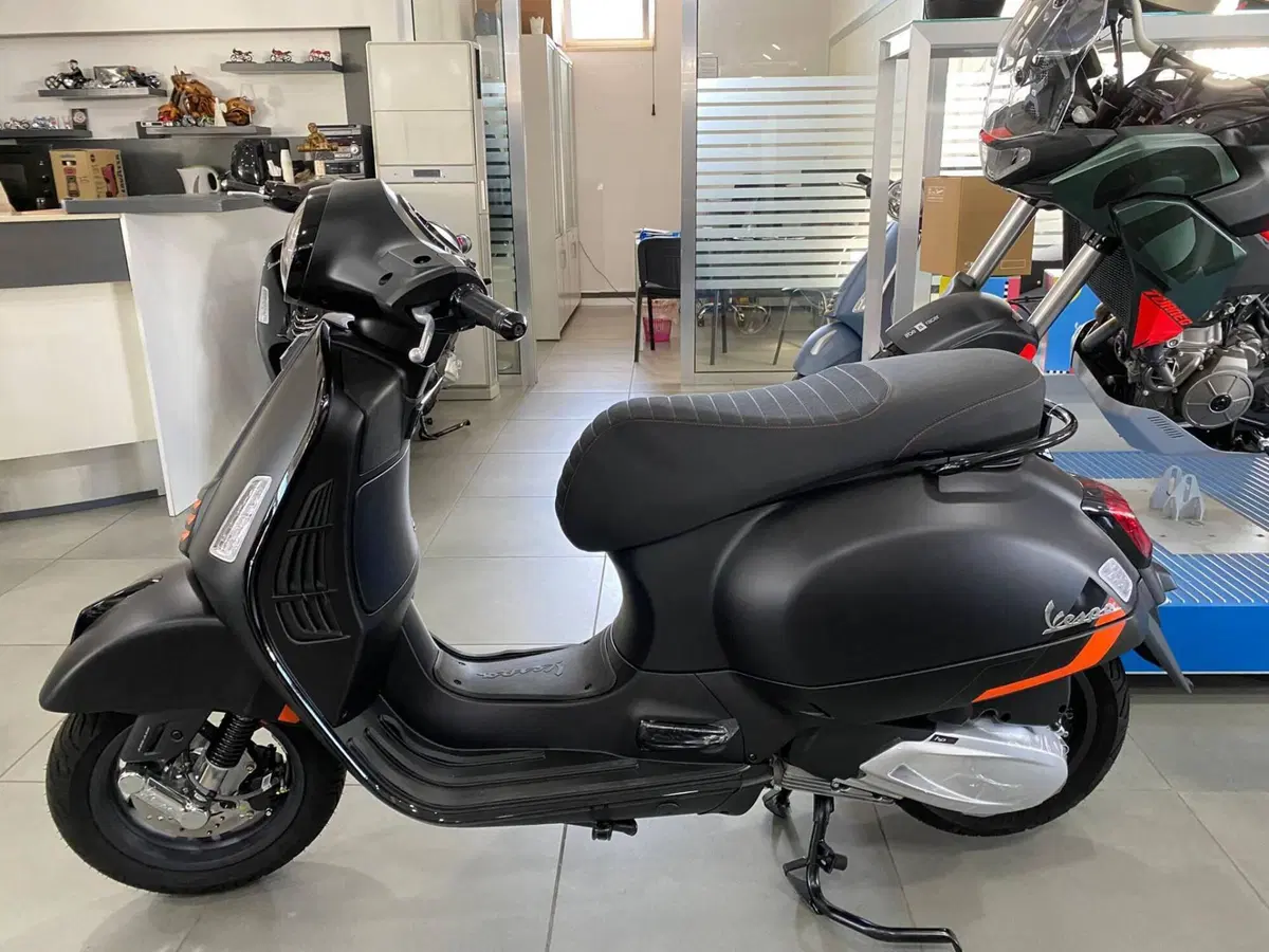 Vespa GTS 310 Supersport (2025 - 26) (2)
