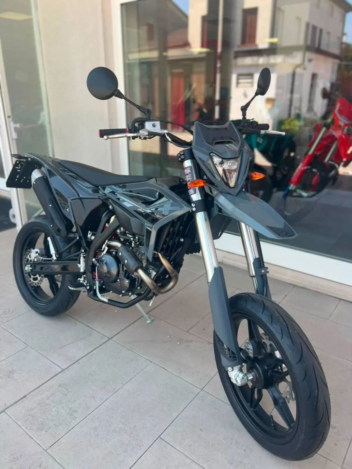 Betamotor RR 125 4T Motard T - X Special Edition (2025 - 26) (3)