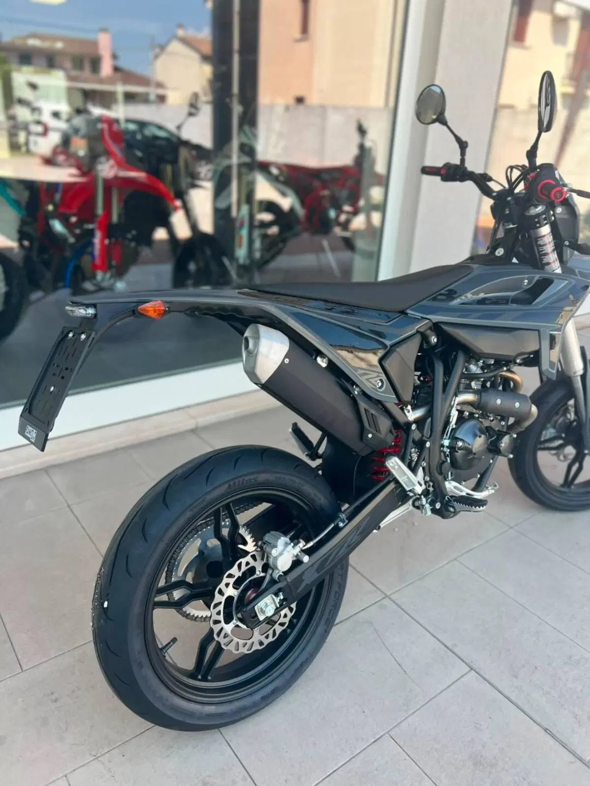 Betamotor RR 125 4T Motard T - X Special Edition (2025 - 26) (5)