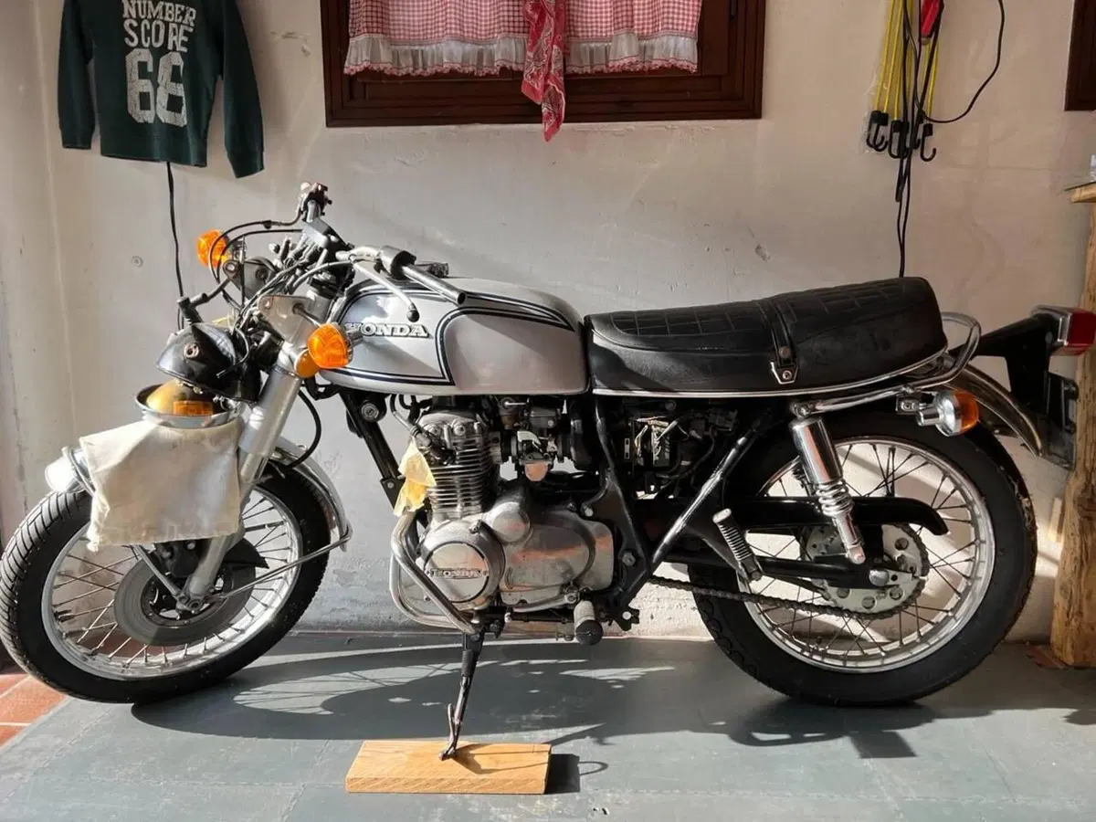 Honda cb four (4)