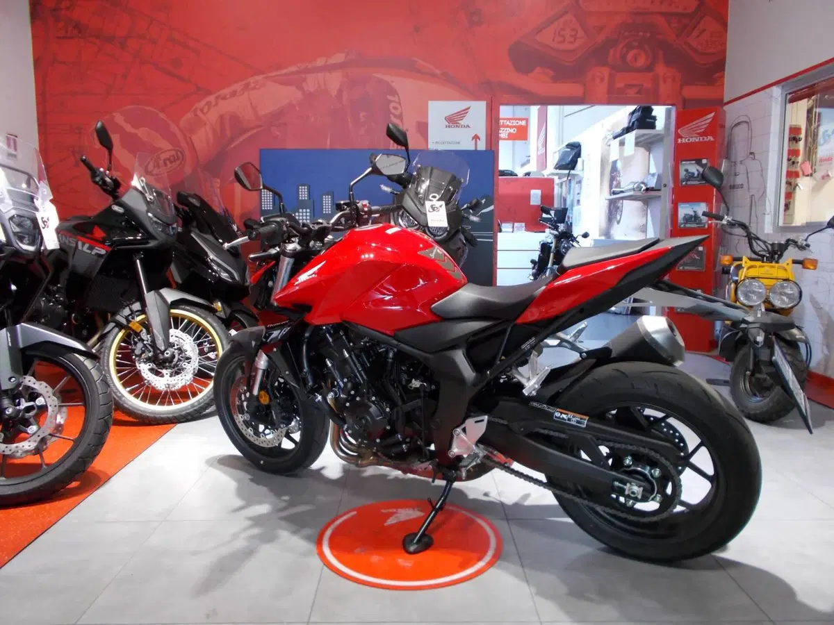 Honda CB 1000 Hornet (2025 - 26) (6)