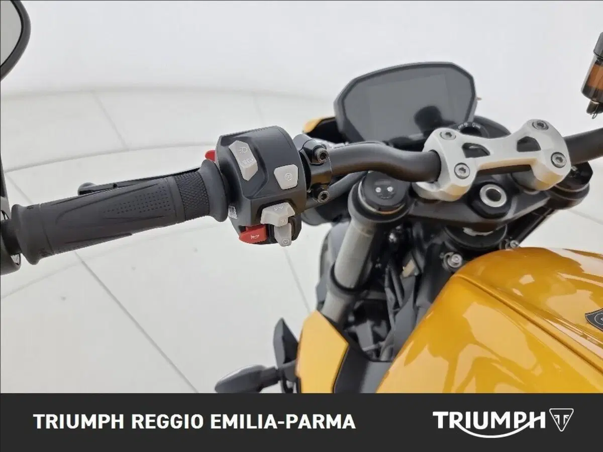 Triumph Street Triple 765 RS (2023 - 26) (10)