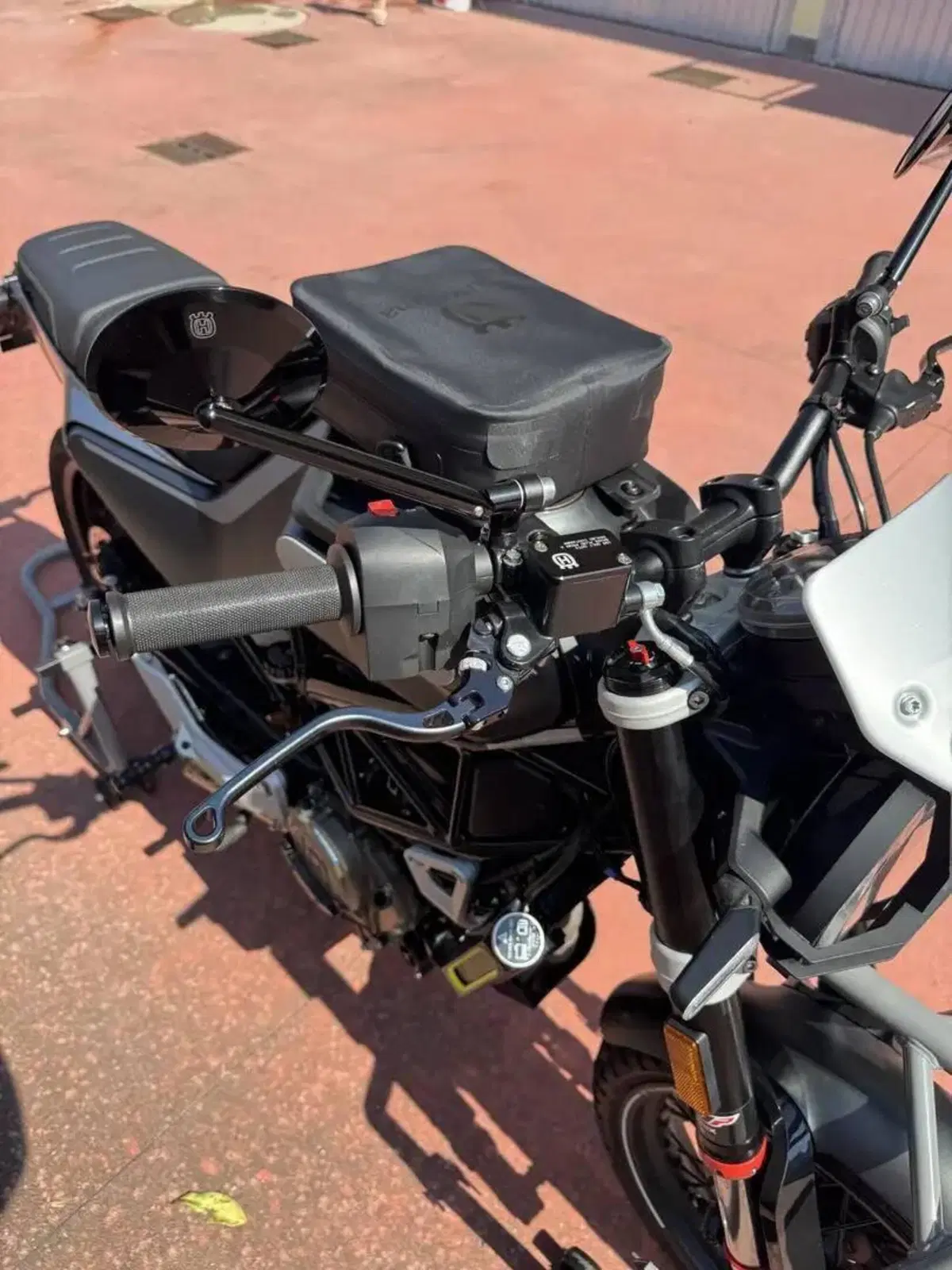 Husqvarna Svartpilen 401 (2020) (9)