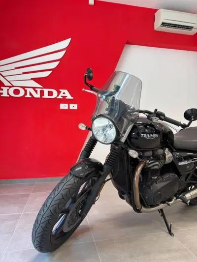 Triumph Street Twin 900 (2019 - 20) usata